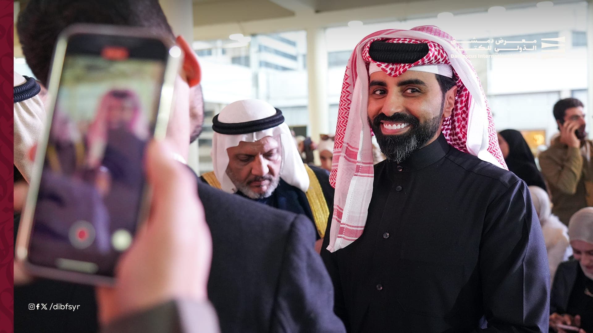 لقطات عفوية من استقبال الشاعر ناصر الوبير بين متابعيه ومحبيه