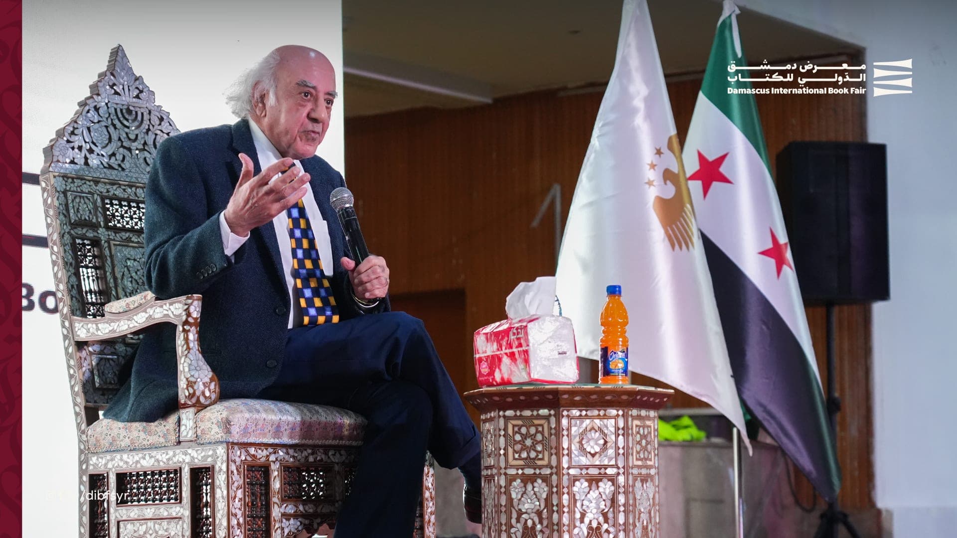 جانب من محاضرة الكاتب والباحث والمفكر الدكتور الفلسطيني "أحمد نسيم برقاوي"