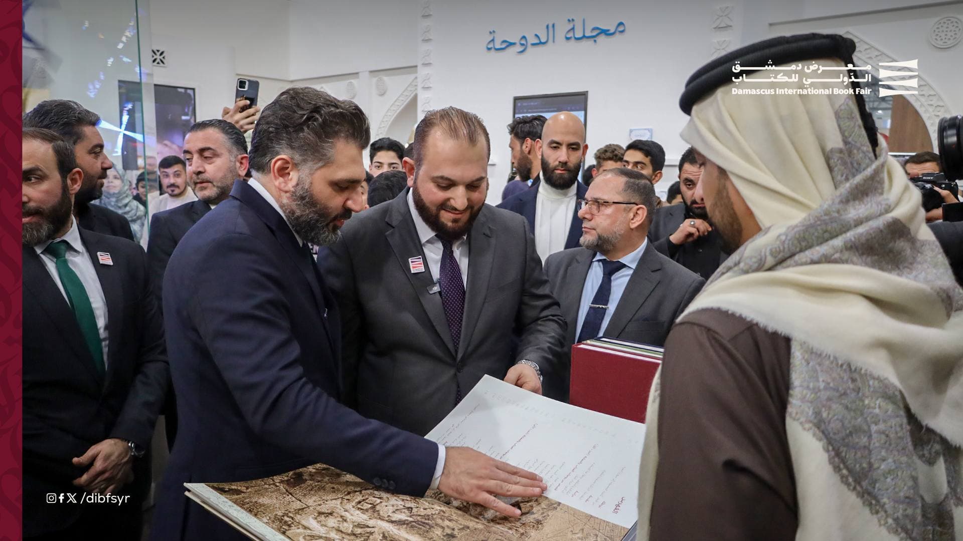 لقاء السيد وزير الثقافة ونائبه السيد سعد نعسان بمحافظ دمشق في زيارته لمعرض الكتاب