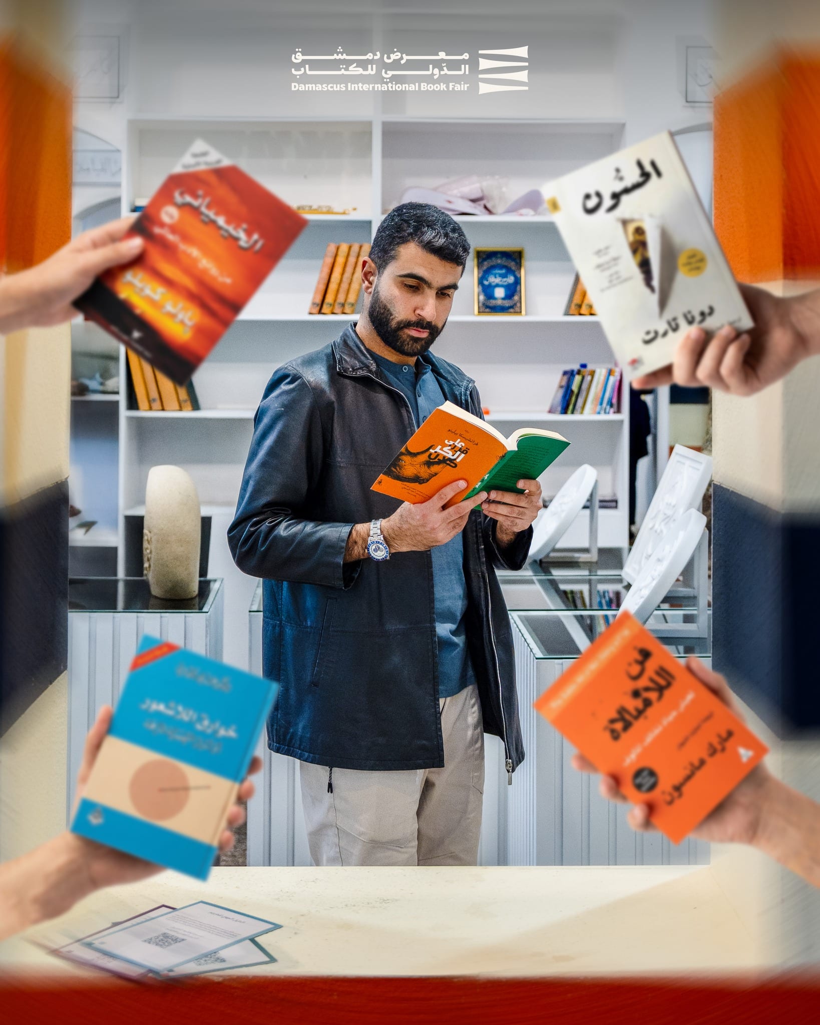 هل تركز في قراءة كتاب واحد حتى تكمله، أم تتنقل بين العناوين؟
