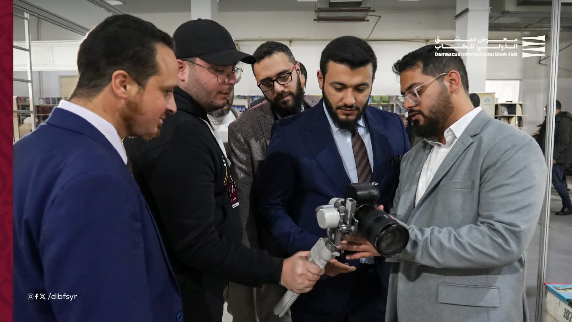 جولة اللجنة الإعلامية ، بإدارة السيد "عبداللطيف شموط" في معرض الكتاب