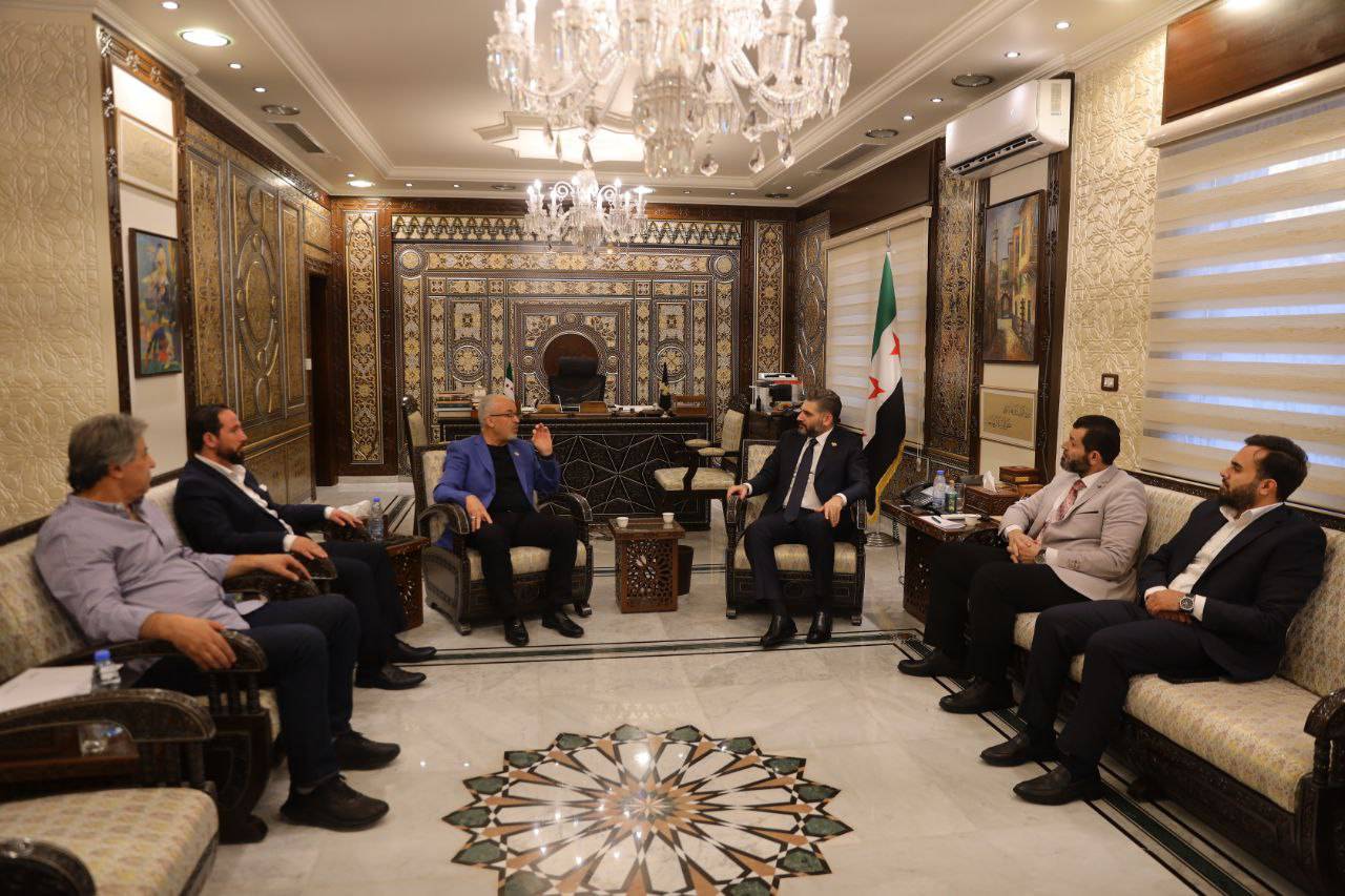 وزير الثقافة يستقبل نقيب الفنانين